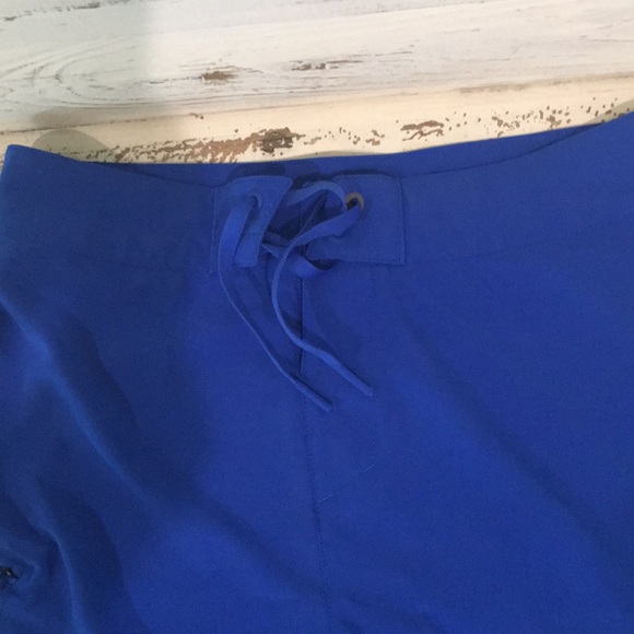 ⭐️ 2/$25 or 3/$30 Under Armour Relbek Boardshorts - Picture 2 of 4